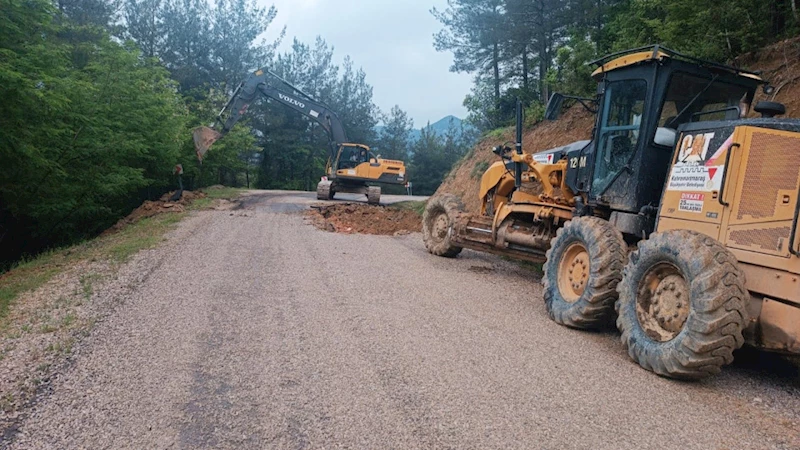 Büyükşehir, Andırın Kırsalında 21 Mahallenin Yolunu İyileştiriyor