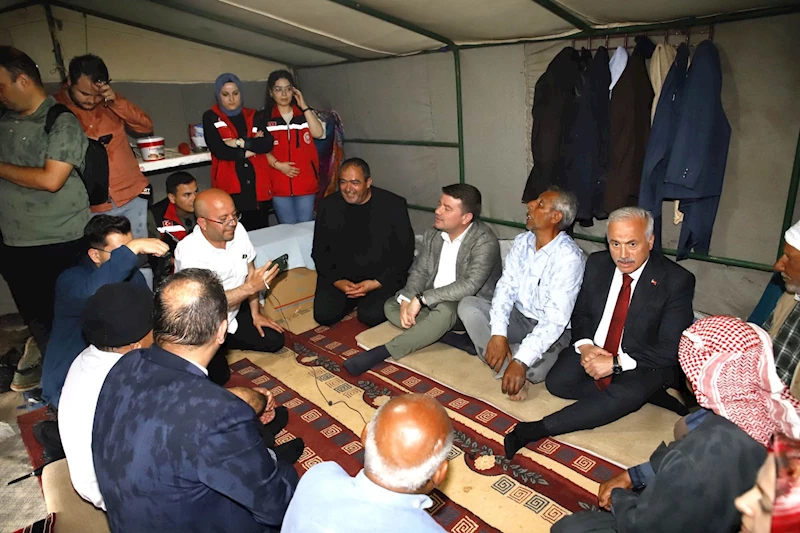 BAŞKAN DİNÇER MEVSİMLİK TARIM İŞÇİLERİNİ ZİYARET ETTİ