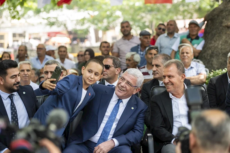 Başkan Seçer, ‘62. Mut Karacaoğlan Kayısı Kültür ve Sanat Festivali’ne Katıldı