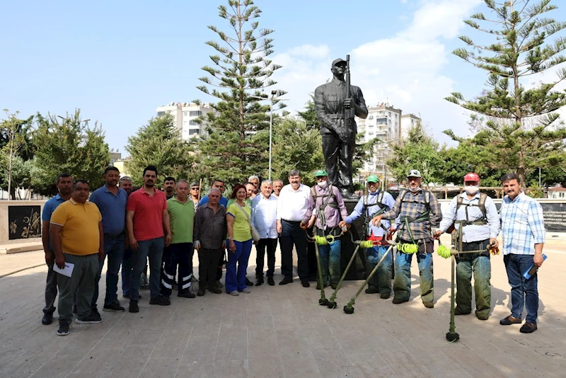 BAŞKAN YILDIZ, MEHMETÇİK PARKI’NDAKİ BAKIM VE YENİLEME ÇALIŞMALARINI İNCELEDİ