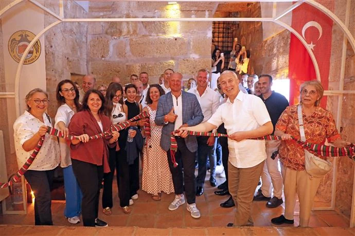 BAŞKAN ÖZÇELİK