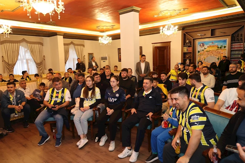Başkan Arı, Fenerbahçe Beko – Panathinaikos Basketbol Maçını Gençlerle Birlikte İzledi