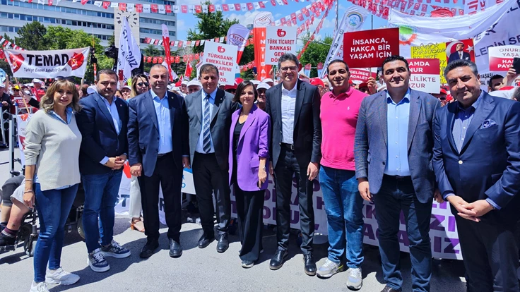 Başkan Tugay CHP’nin ‘Büyük Emekli Mitingi’ne katıldı