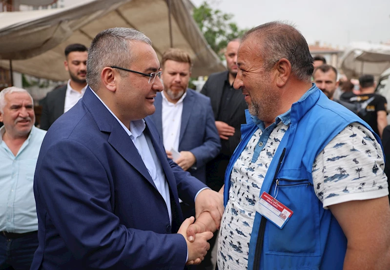 Başkan Özarslan pazar esnafını ziyaret etti