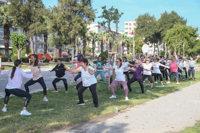 Konaklılar Güne Açık Havada Sporla Başladı