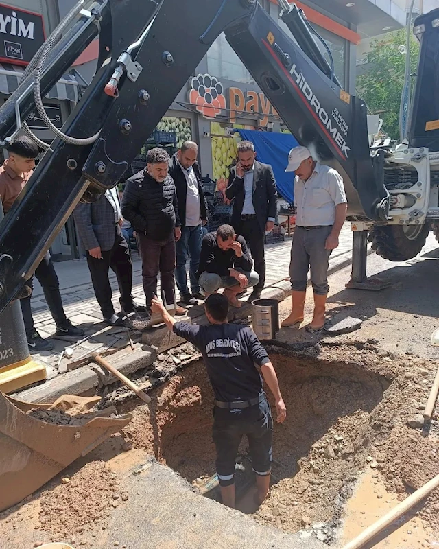 İÇME SUYU HATTINDA TAMİR VE ONARIM ÇALIŞMASI.