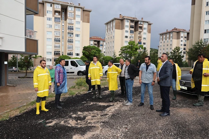 Sağanak Yağmurda Belediye Ekipleri Görev Başında
