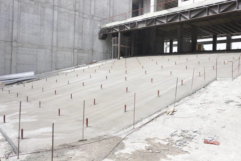 Serik Kongre ve Kültür Merkezi inşaatında sahne ve üst balkon imalatları tamamlandı