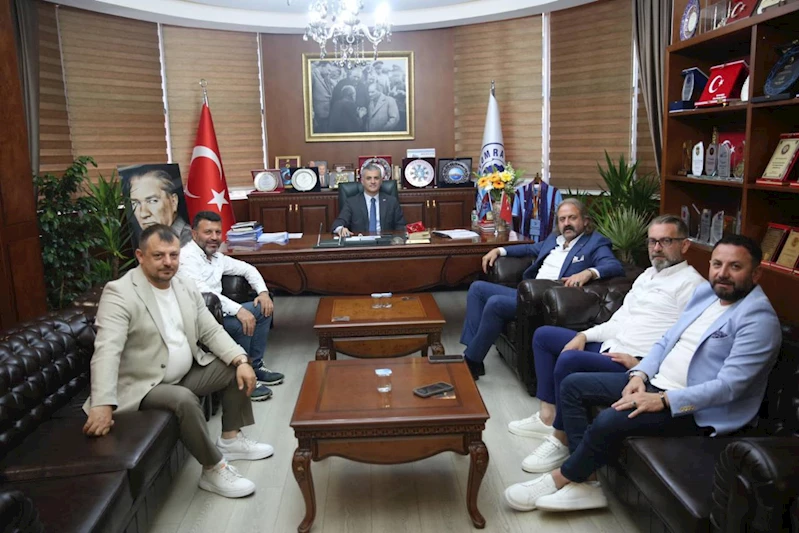 TRABZON SANAYİCİ VE GİRİŞİMCİ İŞ İNSANLARI DERNEĞİ YÖNETİMİNDEN BAŞKANIMIZA HAYIRLI OLSUN ZİYARETİ