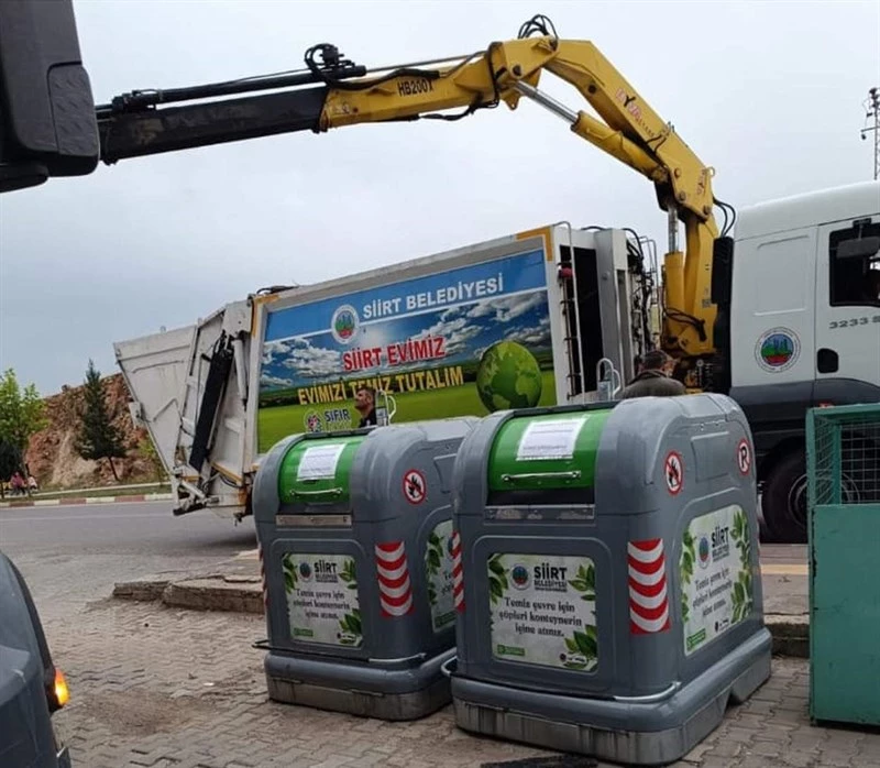 TEMİZ BİR KENT İÇİN ÇÖP KONTEYNERLERİNİ YENİLİYORUZ