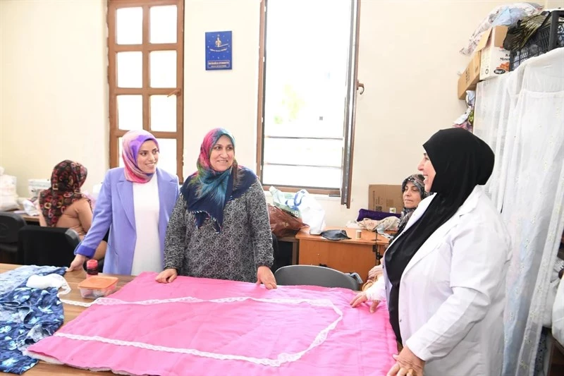 EŞ BAŞKAN SAYILĞAN, KURSİYER VE ÖĞRENCİLERLE BULUŞTU