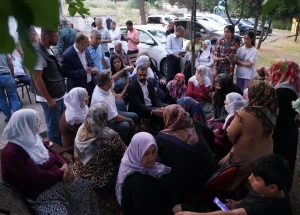 Eş Başkan Hatun, Dicle ve Feritköşk mahallerini ziyaret etti