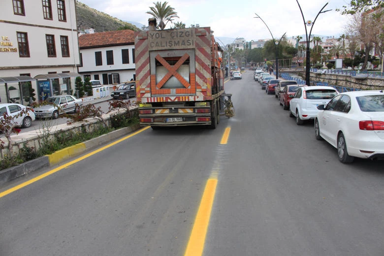 Büyükşehir Belediyesi yolları güvenli hale getiriyor