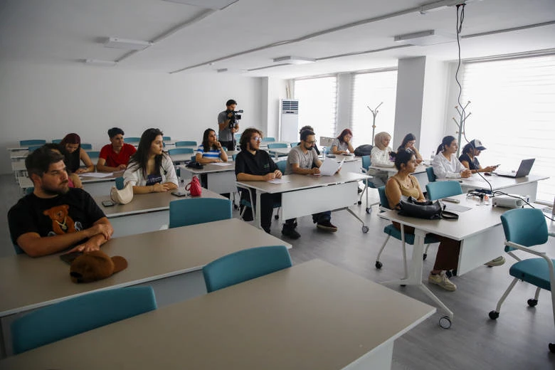 Girişimcilik Merkezi’nde gençlere CV hazırlama eğitimi