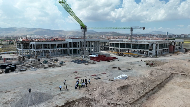 Başkan Pekyatırmacı’dan İnceleme DEV TESİSİN İNŞASI SÜRÜYOR