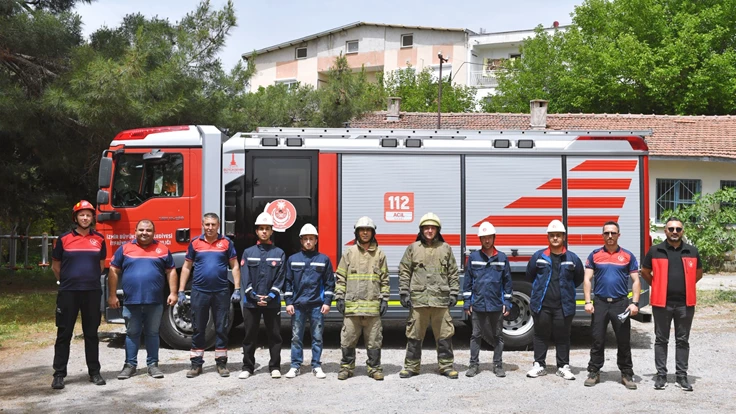 İzmir’in ormanlarına gönüllü kalkanı