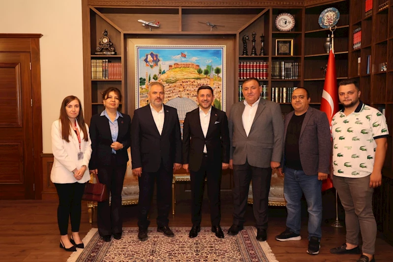 Kızılay Yöneticilerinden Başkan Arı’ya ‘Hayırlı Olsun’ Ziyareti