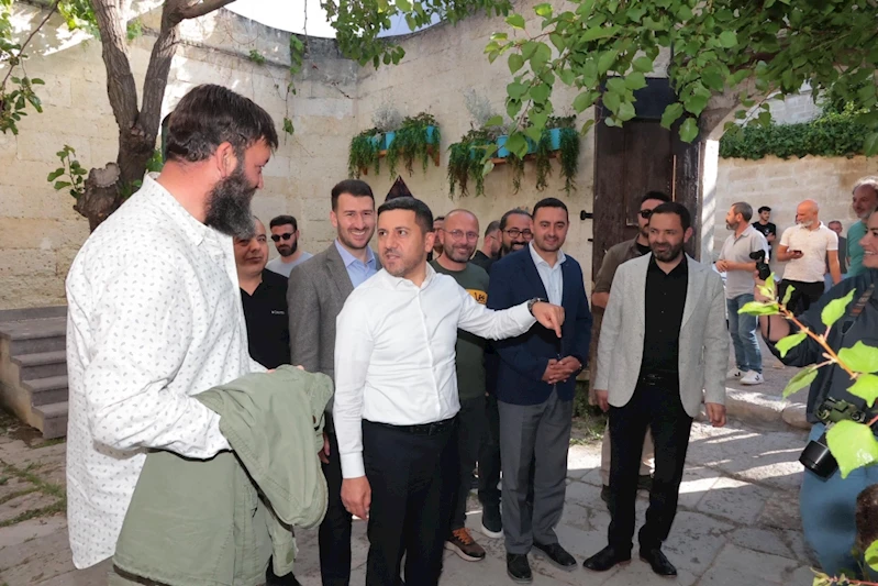 Başkan Arı, Kara Ağaç Destanı Dizi Setini Ziyaret Etti