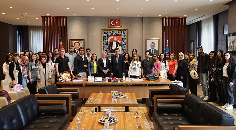 ISPARTA SÜLEYMAN DEMİREL ÜNİVERSİTESİ AKADEMİSYENLERİNDEN BAŞKANIMIZ KAHVECİ