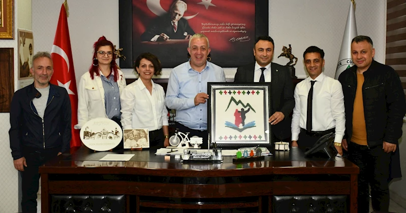BELEDİYE BAŞKANIMIZ SAYIN BİLGEHAN ERDEM’İ,  ARTVİN MESLEKİ VE TEKNİK ANADOLU LİSESİ MÜDÜRÜ ŞEHMUS BULUT VE ÖĞRETMENLER ZİYARET ETTİ