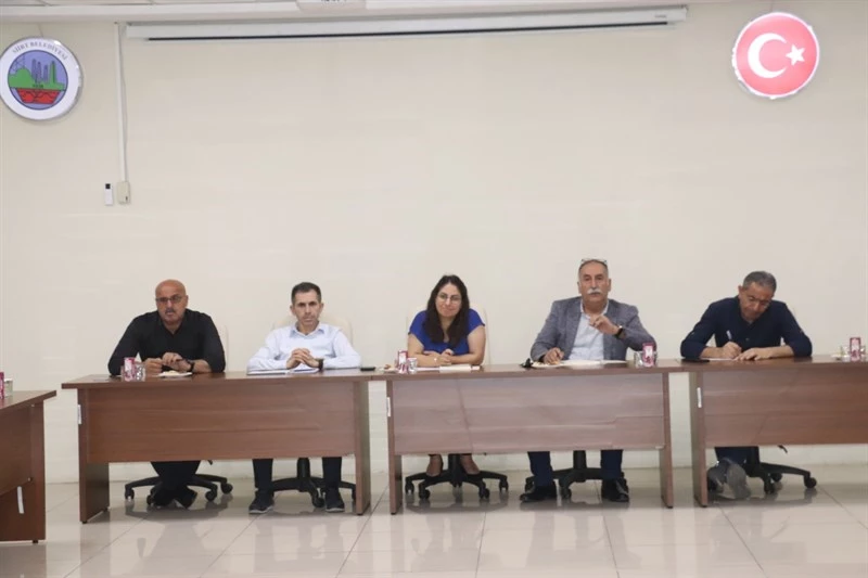 SİİRT BELEDİYE EŞ BAŞKANLARI ALAĞAŞ VE KAYSİ, MAHALLE MUHTARLARIYLA BULUŞTU