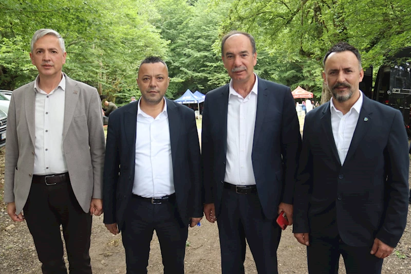 İZMİT BELEDİYESİ KÖYLERDE DE VATANDAŞLARI YALNIZ BIRAKMIYOR
