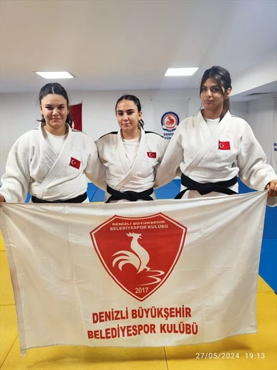 Büyükşehir Belediyespor’da milli heyecan