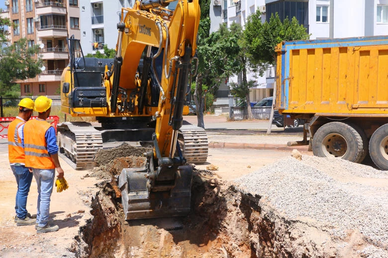 Büyükşehir Belediyesi yağmur suyu drenaj alt yapısını güçlendiriyor