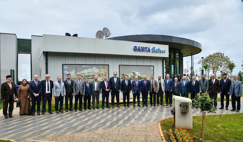 BAŞKAN GENÇ,  