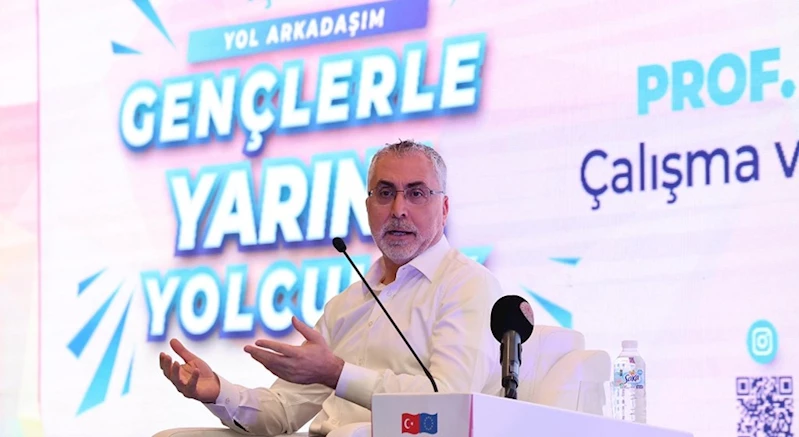 Bakan Işıkhan, İŞKUR Yol Arkadaşım: Gençlerle Yarına Yolculuk Programı’na Katıldı