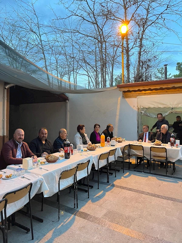 Ekmel Cönger Belediye Başkan adayları ve meclis üyeleri ile iftar yemeğinde buluştu.