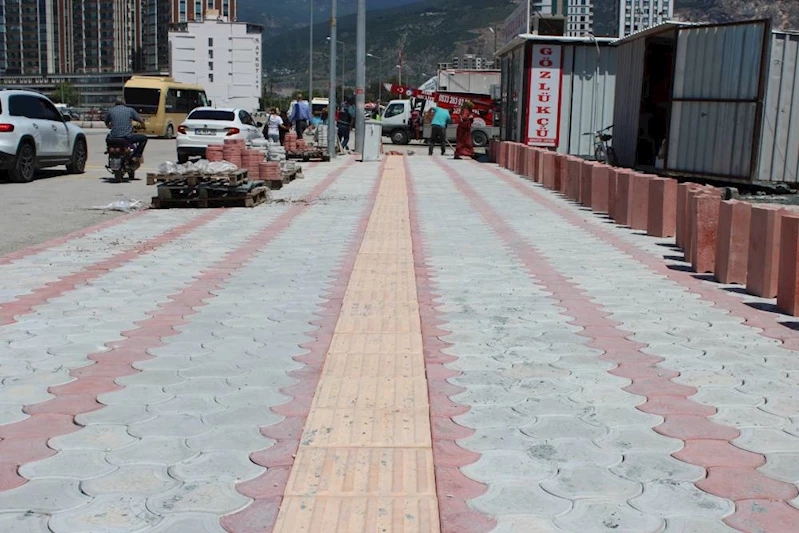 HBB, İSKENDERUN’DA 3 BİN 500 METRE UZUNLUĞUNDA KALDIRIMI YENİLEDİ
