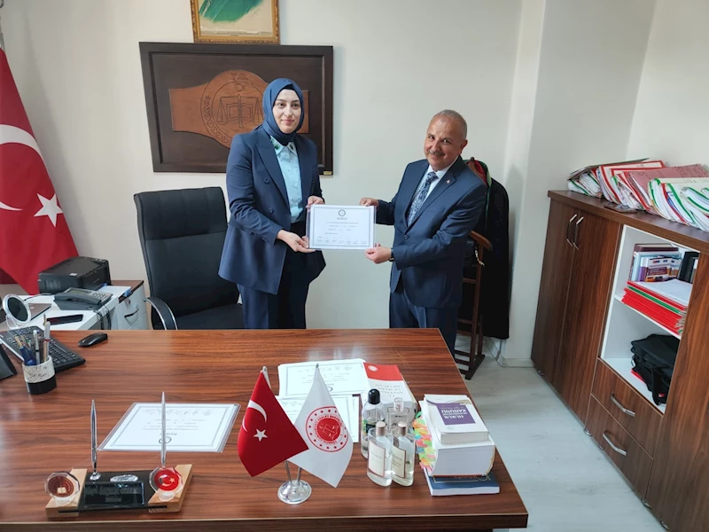 Ekmel Cönger mazbatasını aldı.