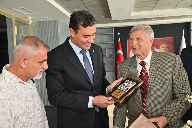 ‘Hata Yapan Bensem, Benim de Yanlışlarımı Yazın’