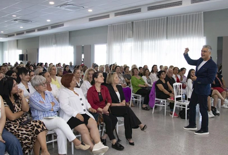 Davranış Bilimci Kunter Kurt, Mersinli Kadınlara Duygu Dolu Anlar Yaşattı