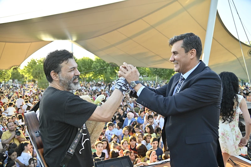 Manisalı Çocuklar, Onur Erol Şarkılarıyla Doyasıya Eğlendi