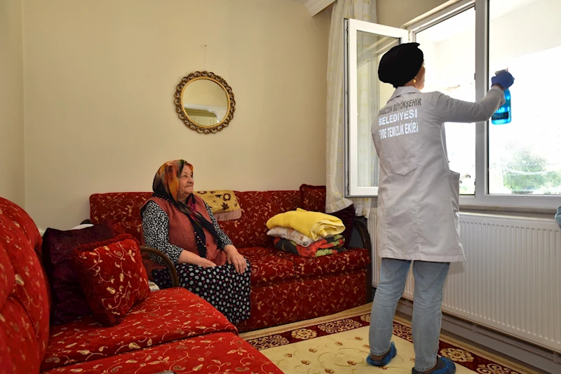 BÜYÜKŞEHİR BELEDİYESİ YARDIMA KOŞUYOR