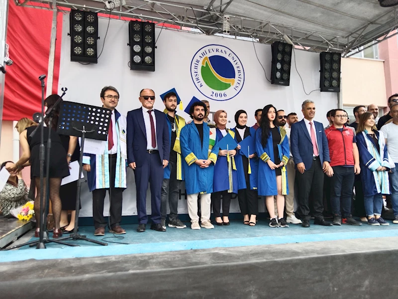 Başkan Ali Şahin Kırşehir Ahi Evran Üniversitesi Mucur Meslek Yüksek Okulu Mezuniyetinine Katıldı