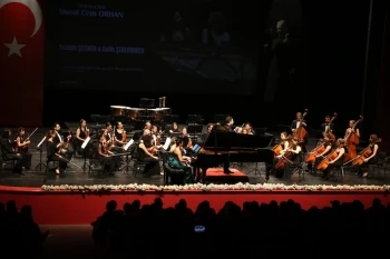 SANATSEVERLERİ BÜYÜLEYEN KONSER