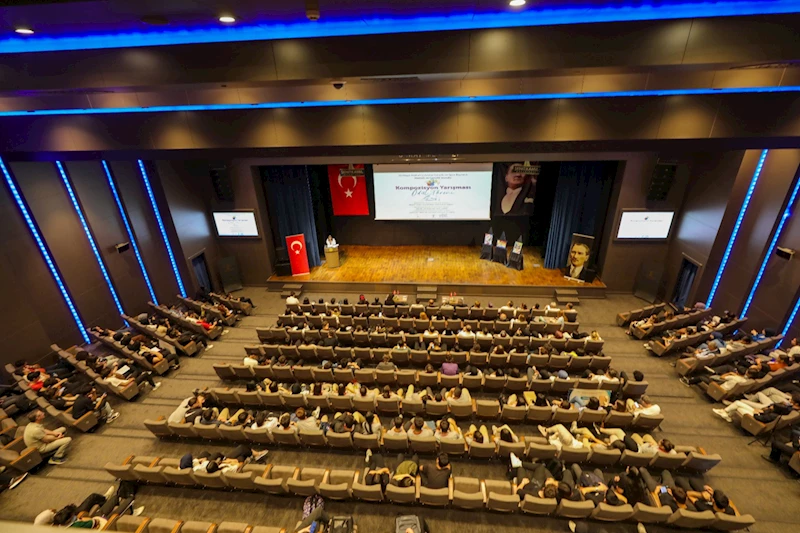“ATATÜRK VE GENÇLİK” KONULU YARIŞMALARIN KAZANANLARI ÖDÜLLENDİRİLDİ
