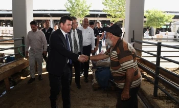 Başkan Aydın’dan Kurban Pazarına Ziyaret