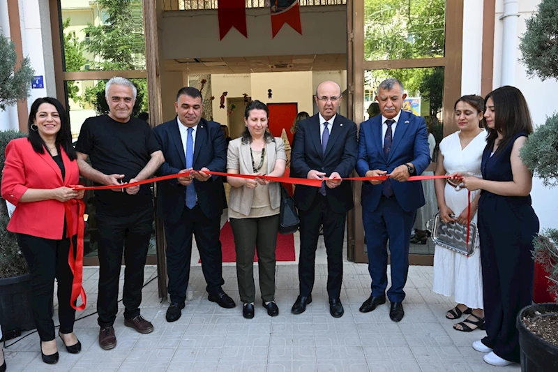 BAĞBAŞI AYM YILSONU KARMA SERGİSİ AÇILDI