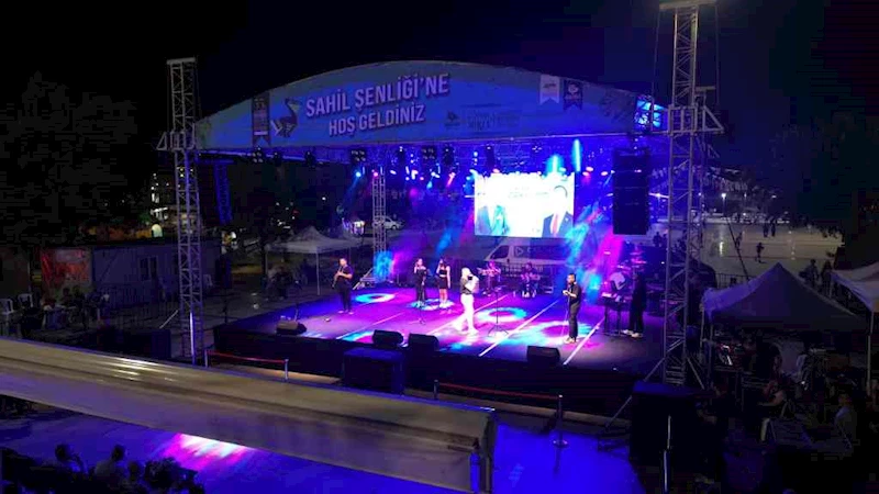 Bandırma’nın Genç Şarkıcıları Sahnenin Tozunu Attı!