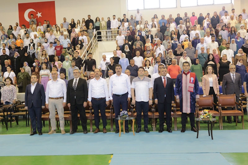 Bolvadin Belediye Başkanı Aynacı, Mezuniyet Törenine Katıldı