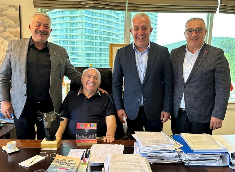BAŞKAN ERDEM ACAR AİLESİNİ ZİYARET ETTİ