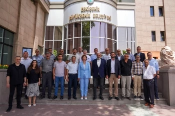 BAŞKAN ÜNLÜCE MUHTARLARIN  TALEPLERİNİ DİNLEDİ
