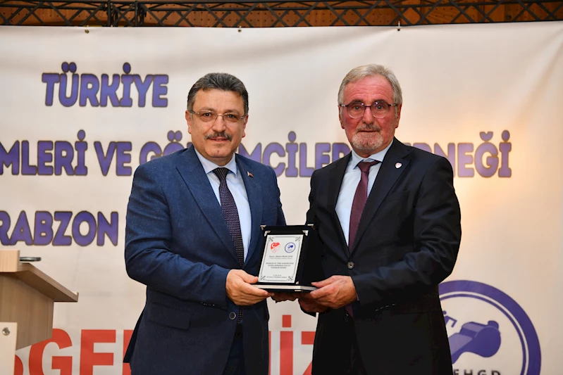 BAŞKAN GENÇ, HAKEM CAMİASININ YANINDA