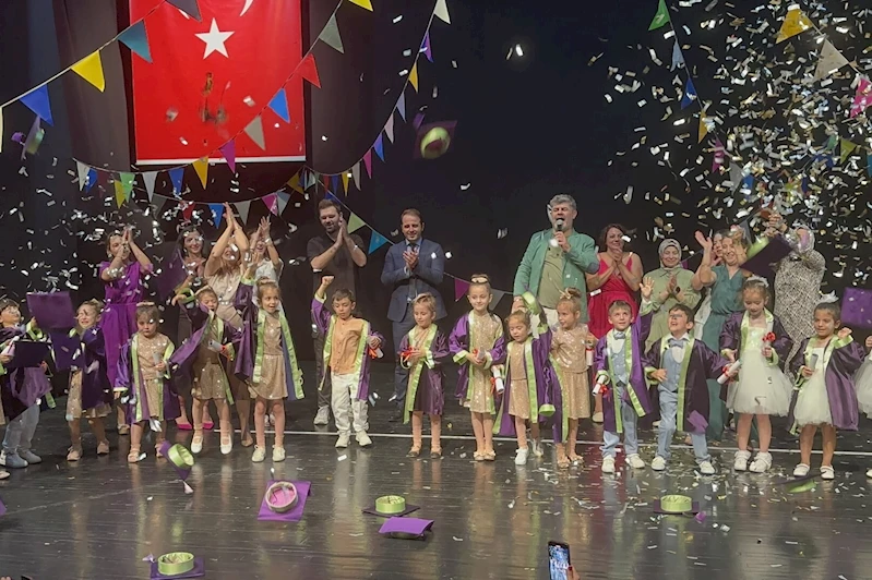Nilüferli minikler yılsonu gösterileriyle büyüledi