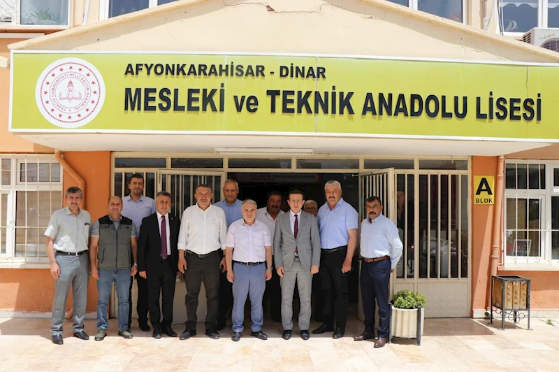 Dinar Belediye Başkanımız Veysel TOPÇU, Mesleki ve Teknik Anadolu Lisesi Yılsonu Şenliklerine Katıldı.