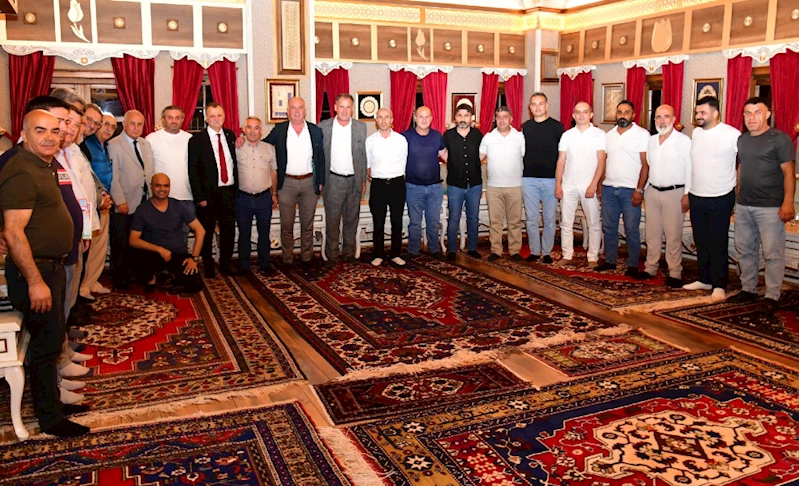 BAŞKAN BALABAN PAZARCI ESNAFINI DİNLEDİ
